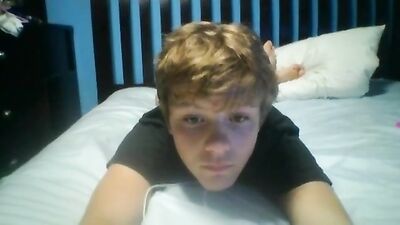 Gay Teen Amateur Web-Cam Porn - Home Alone Desires