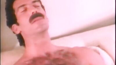 Big Guns Gay Tube - Classic US-Gay Porn (1986): Action-packed Cocks-fest!