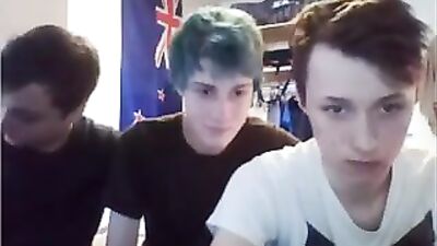 Gangbang Oral Web-Cam: 3 Friends Suck and Play!