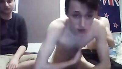 Gangbang Oral Web-Cam: 3 Friends Suck and Play!