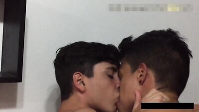 Gay Porn Cute Boys Fuck - Amateur Bareback Action!
