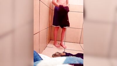 Shower Boy Exposed: Amateur Gay Porn Tube
