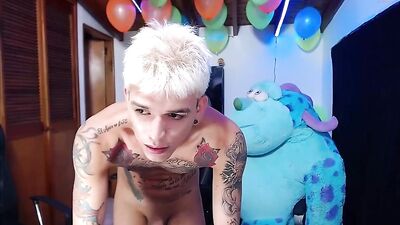 Web Frat Cocks: Latino Blond Amateurs Delivering Bareback Oral Action!