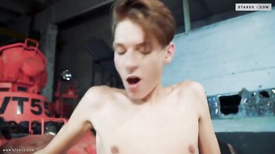 Hot Sex Show: Bareback XXX Porn Couple Action