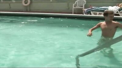 Pool Boy Gives Rough Service to Stranded Couple: Gay Porn Oral Sex Adventure