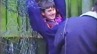 Gefesselte Traume Gay Porn Videos: SB Amature Ass Action!