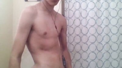 Gay Tube Webcam - Big Dicks and Latino Boys! Enjoy this hot solo show featuring an 18-year-old boy as he strokes his massive dick for your pleasure.