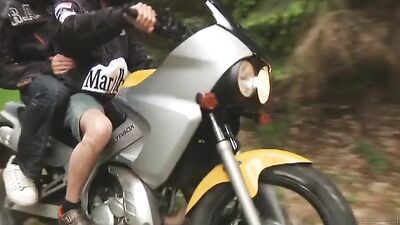 Outdoors Gay Porn Adventure: Bareback Boys with Alan Craft