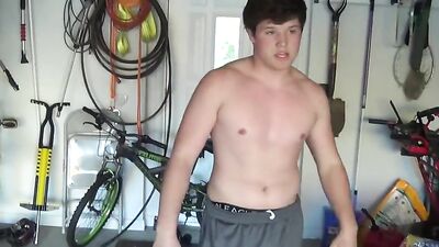 Gutpunch Flex - The Ultimate Muscle Showdown!