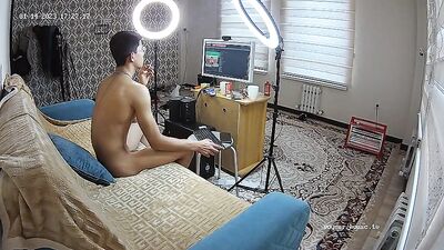 Seductive Public Scene - Big Muscle Boys in Action!