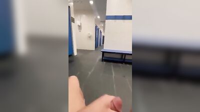 Risky Jerk-Off Amateur in Public Locker Room