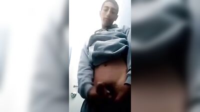 Ecuadorian Army Boy Webcam Handjob: A Latino Solo Experience!