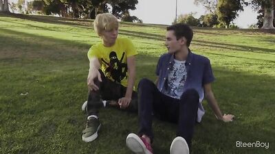 Show Twink Bareback Oral Sex Heat - Hot Gay Porn Video!