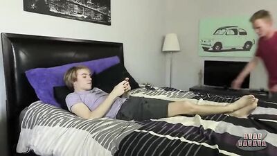 Gay Porn Lovers - Twinks Cam 00035 Hot Sex - Explosive Action and Bareback Handjobs!