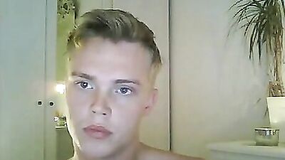 Blonde Solo Masturbates in Gay Porn!