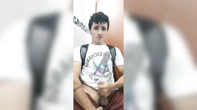 Gay Colombian Stud Excited in University Bathroom - Joven Colombiano excitado se masturba en el baño de la universidad