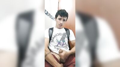 Gay Colombian Stud Excited in University Bathroom - Joven Colombiano excitado se masturba en el baño de la universidad