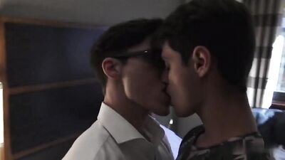 Gay Porn Videos Hotel with White Sheets