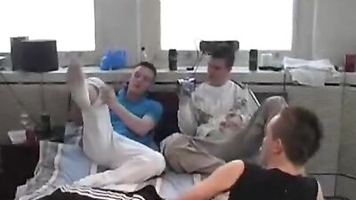 British Invasion: Three Horny Twinks Pound Each Other in Bed!