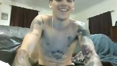 Cumming with the Rapper: Hot Sexy Men in Action!