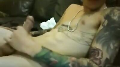 Cumming with the Rapper: Hot Sexy Men in Action!