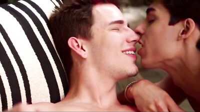 Creampie Patio Boys Gay Porn: Bareback Action & Cum Shots!