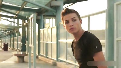 Gay Porn: Hot Cam Couple - Steamy Action & Bareback Sex