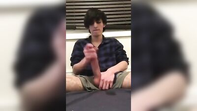 BIG BOI CUM SHOWER FOR HUNG BOYS PORN