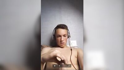 Showing his ass and watching a girl leads to him jo boys
