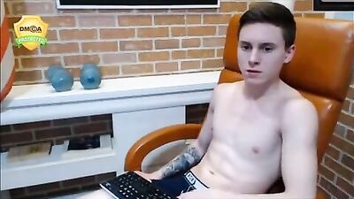 Tattooed Prince Masturbates in Blue Room!