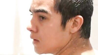 Gay Porn Tube: Two Young Teens Bareback in the Shower