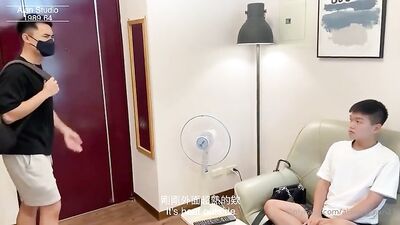 健壮白嫩室友下班seek fuck