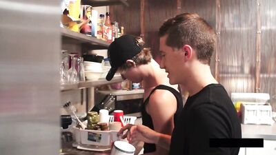 Morning Heat! Twinks in Gay Porn Action - Bareback, Muscle Worship, Oral Sex