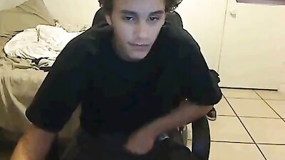 Masturbating while chatting with cam boys: A Gay Porn Excitement!