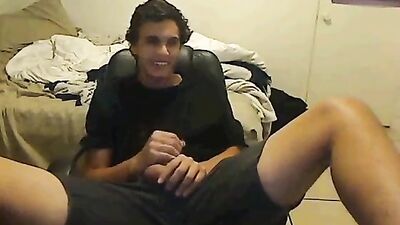Masturbating while chatting with cam boys: A Gay Porn Excitement!