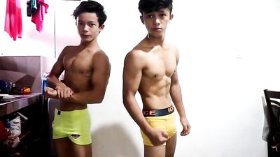 Sexy Bodybuilding Twinks: Smooth Flexing and Cam Solo Porn