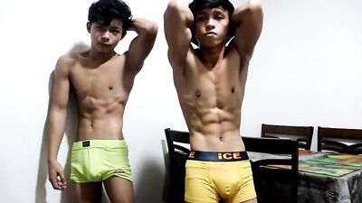 Sexy Bodybuilding Twinks: Smooth Flexing and Cam Solo Porn