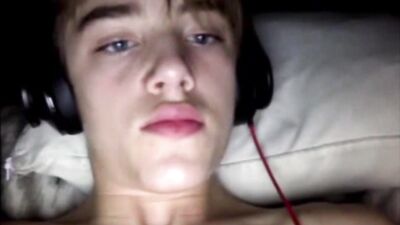 Gay Porn Twinks: The Ultimate Love Story!