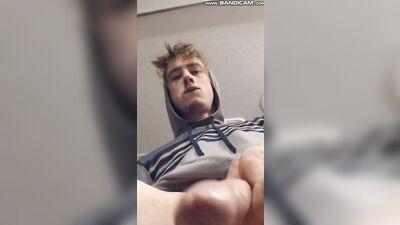 Young Straight Skater Boy Shoots Again - Cum Shot Explosion!