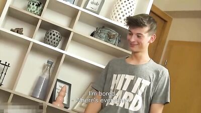 Double Delight - Amateur Oral Action Web-Cam Duo Show!