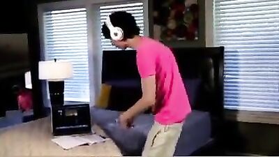 Free Solo Twinks - A Brag Movement Gay Porn Video