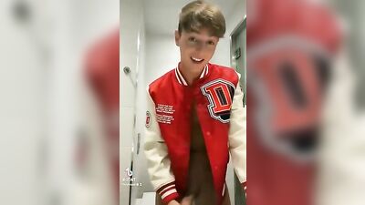 College Big Cock Teen Shoot Gay Porn!