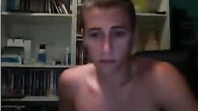 Boys porn with nice chest has some fun wanking