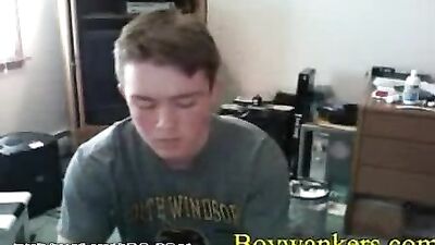 Lacrosse Player Strokes His Cock on Cam!