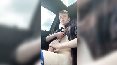 Car Wanking: Moms Away, Lets Play!