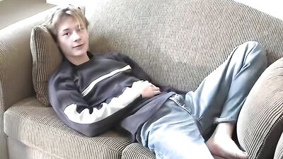 Avian Wanks And Shoots His Load Gay Porn: Ultimate Cock Sucking and Anal Sex Video!