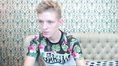 Cumming with Cute Blond Boy in Gay Porn Cam Show!