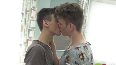 Young Twink Lovers in Gay Bareback Porn