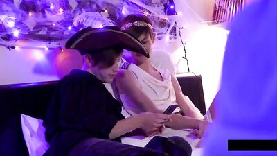 Gay Porn Threesome: Skinny Costumed Boys Go Bareback!