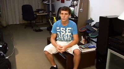 Straight guy gets serviced and stroked